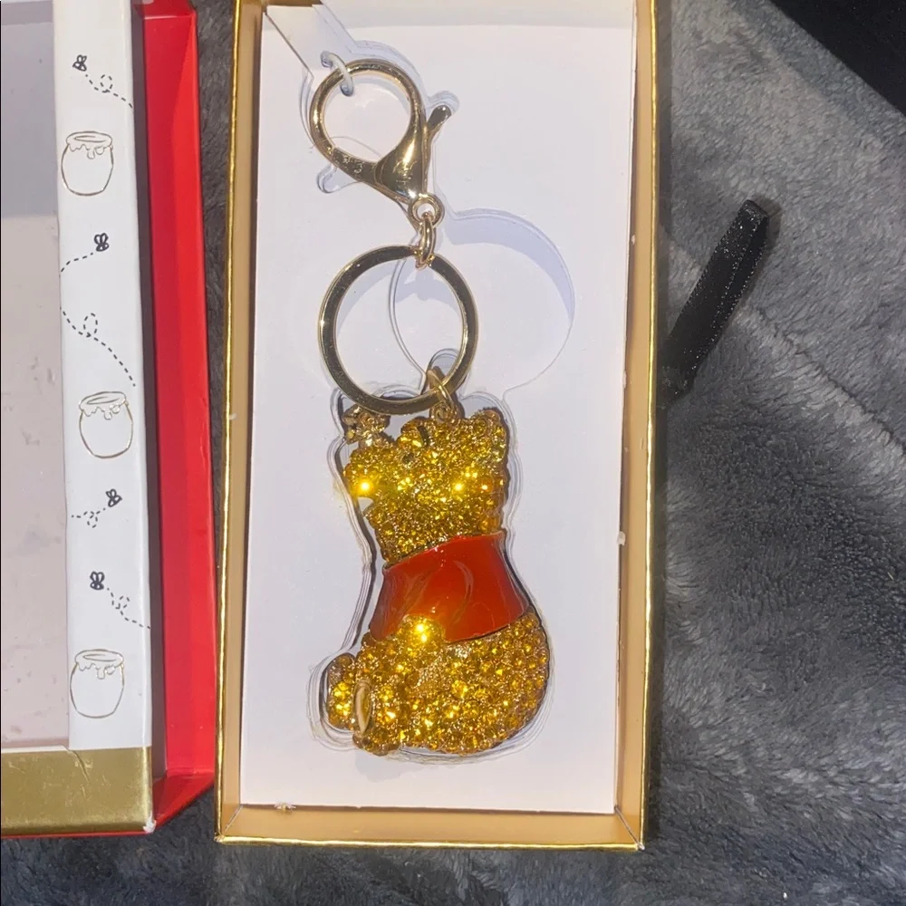 BNIB Disney’s Winnie The Pooh Crystal Gold Tone With Red Enamel Keychain $150